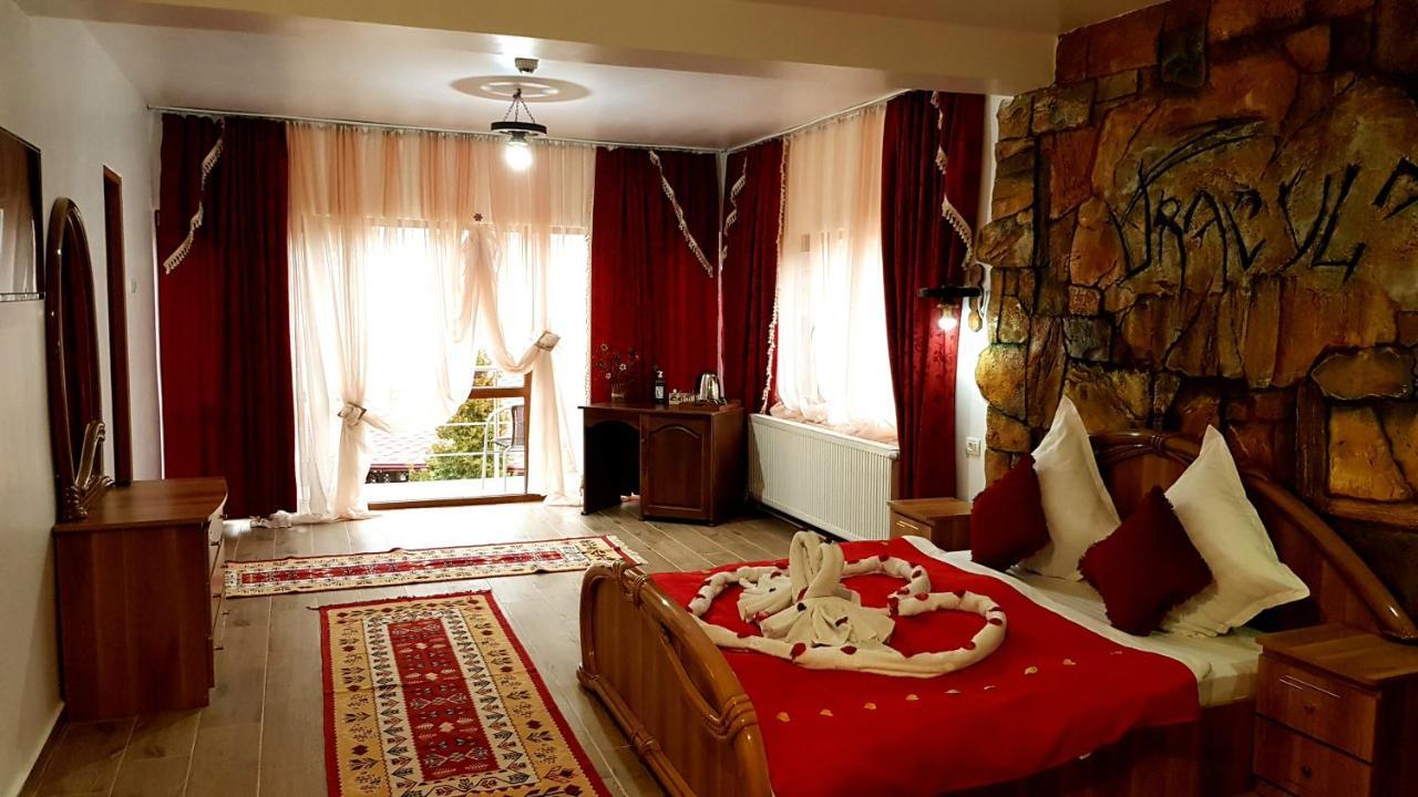 Pensiunea Dracula & Spa Căpăţîneni-Ungureni Esterno foto