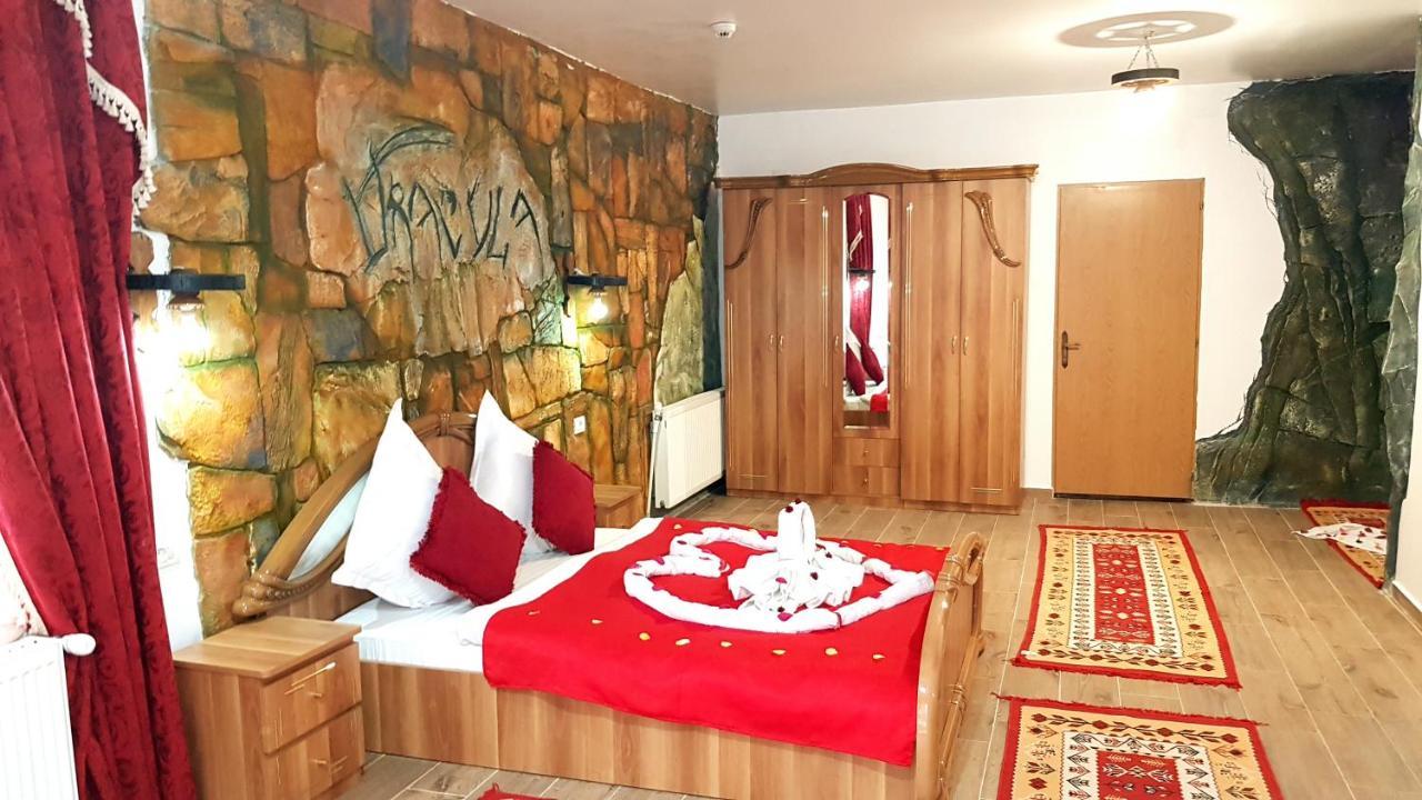 Pensiunea Dracula & Spa Căpăţîneni-Ungureni Esterno foto