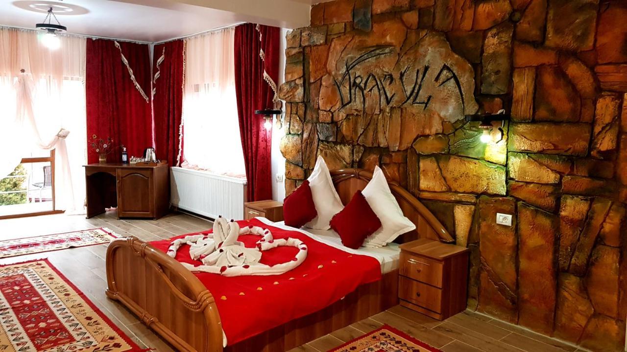 Pensiunea Dracula & Spa Căpăţîneni-Ungureni Esterno foto