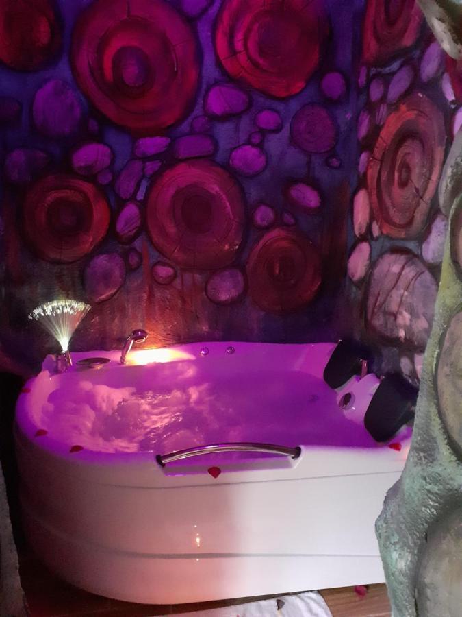 Pensiunea Dracula & Spa Căpăţîneni-Ungureni Esterno foto