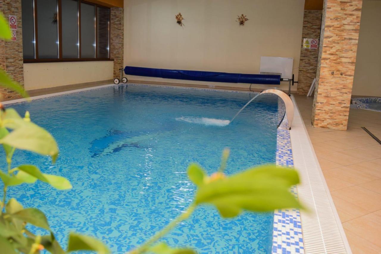 Pensiunea Dracula & Spa Căpăţîneni-Ungureni Esterno foto