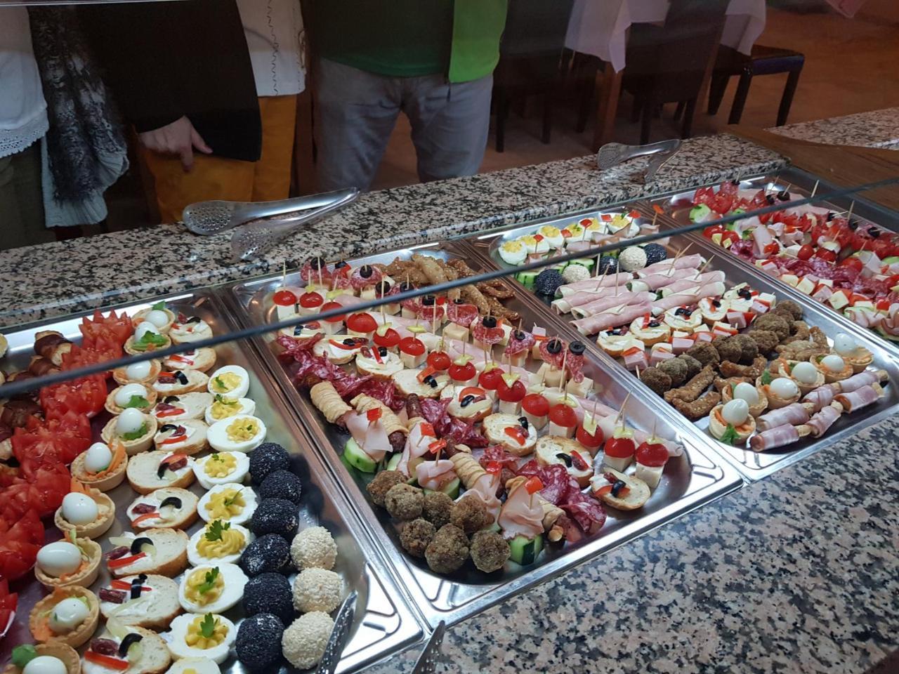 Pensiunea Dracula & Spa Căpăţîneni-Ungureni Esterno foto